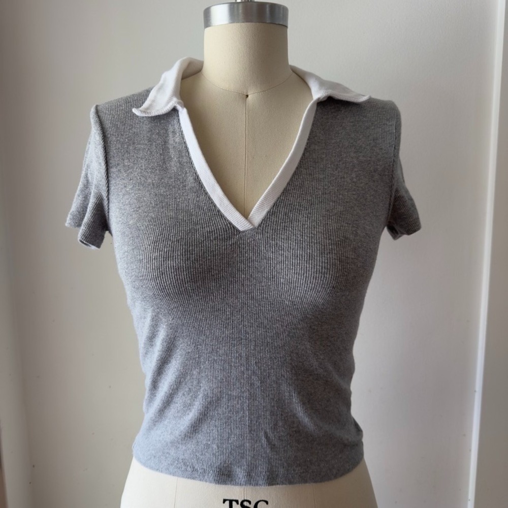 ❤️Hollister Heather Grey Ribbed Knit V-neck Polo Crop Top-Short Sleeve Tee-Sz S❤